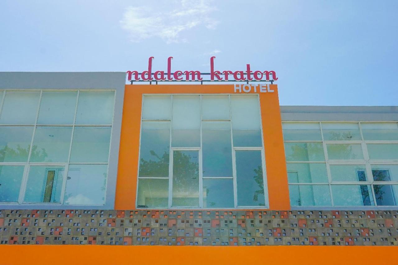 Ndalem Kraton Hotel Sidoarjo Ngoại thất bức ảnh